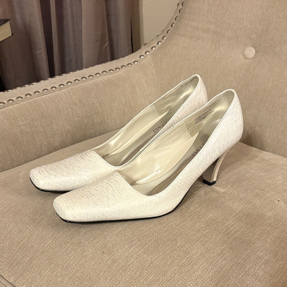 Steve Madden White Textured Heels
